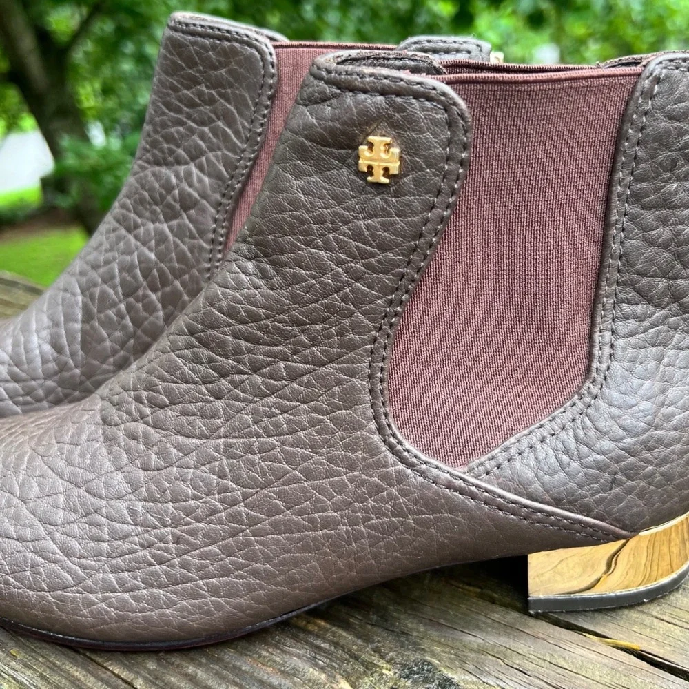 Tory Burch Ankle Boots Pebbled Leather 8M Brown Gold Heel Chelsea Luxury Chic